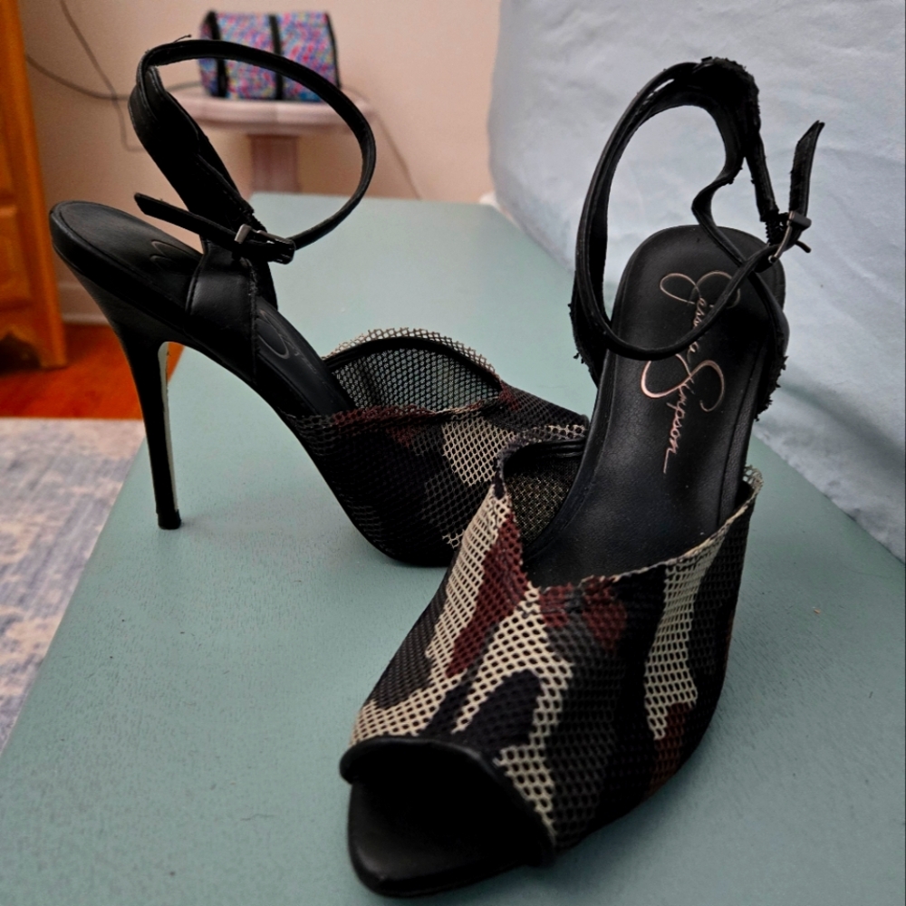 CAMO HEELS